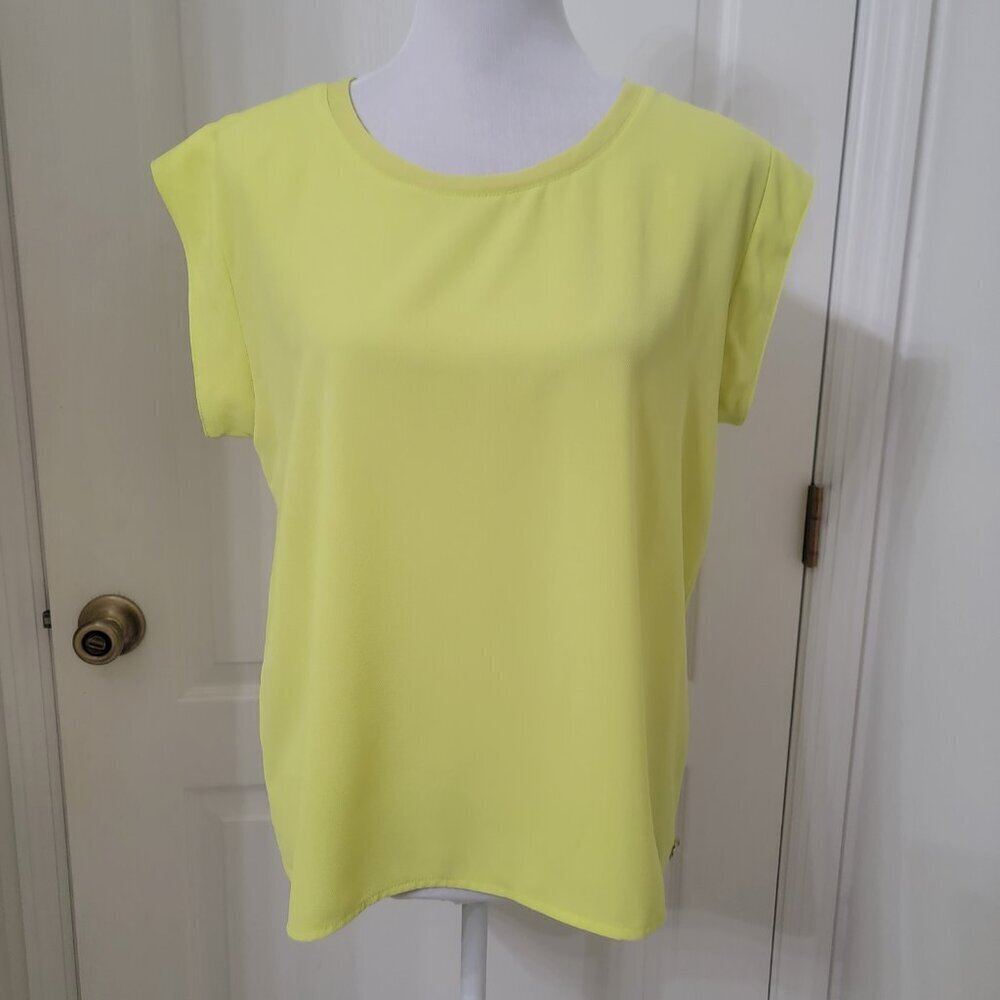 Mango Size XS Chartreuse Short Cap Sleeve Blouse, Gently Used Condition